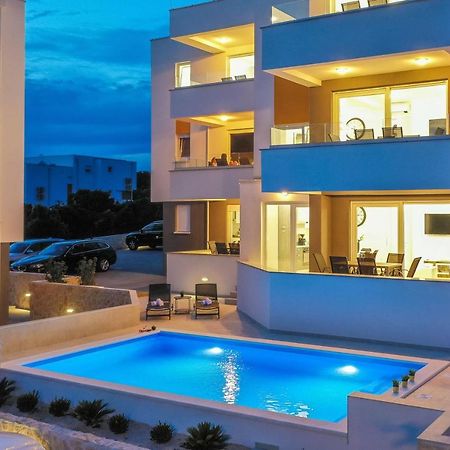 Pool Apartments Banta B Novalja Exterior photo