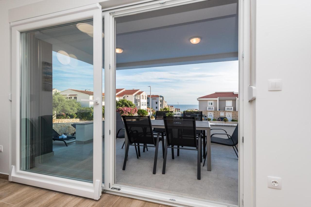 Pool Apartments Banta B Novalja Exterior photo
