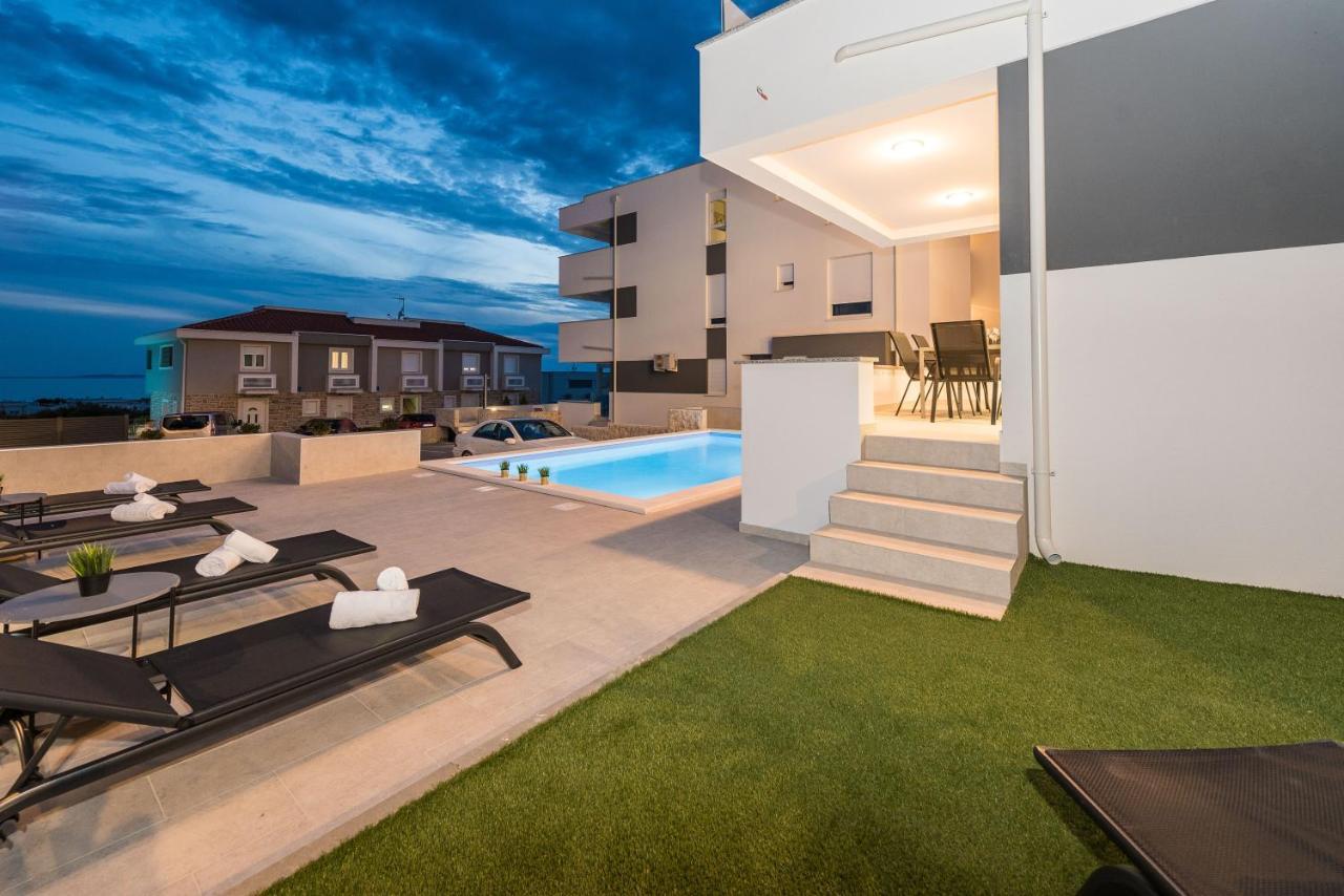 Pool Apartments Banta B Novalja Exterior photo