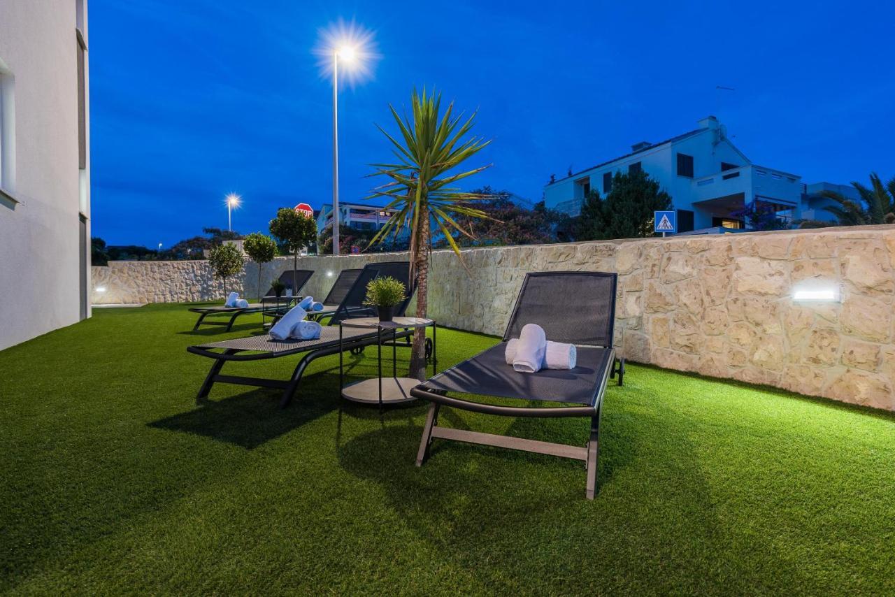 Pool Apartments Banta B Novalja Exterior photo